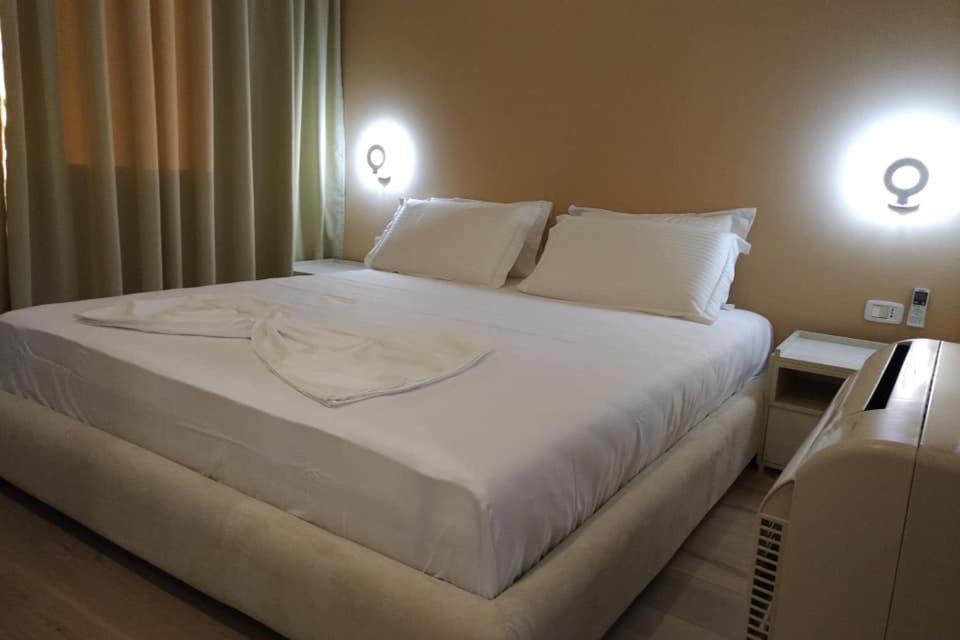 Deluxe Sea Apartment Vlorë エクステリア 写真