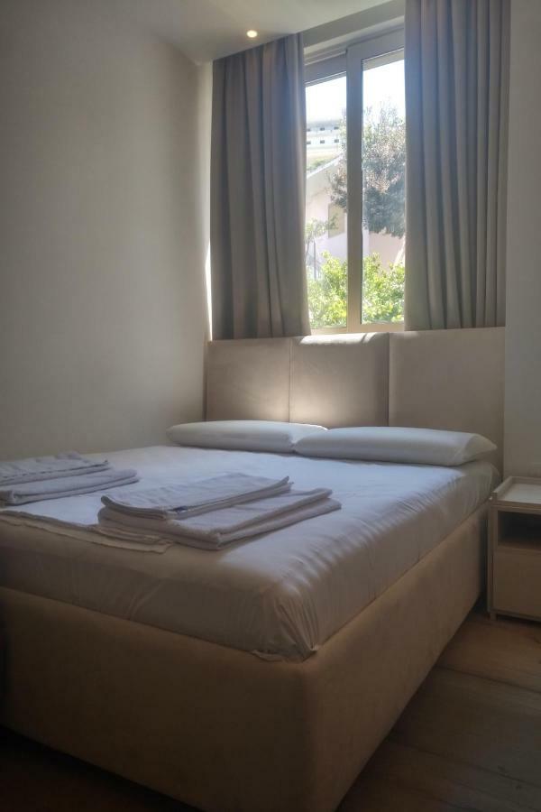 Deluxe Sea Apartment Vlorë エクステリア 写真
