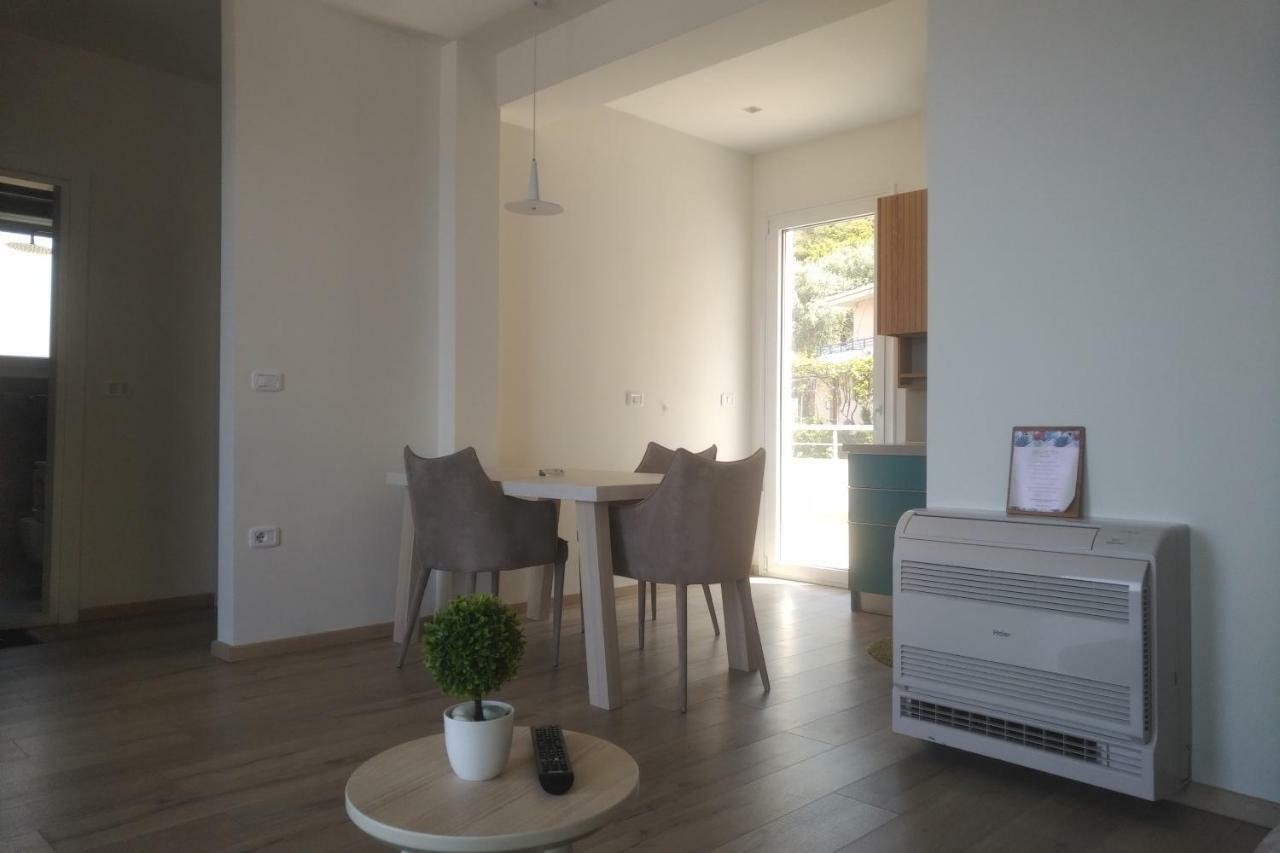 Deluxe Sea Apartment Vlorë エクステリア 写真