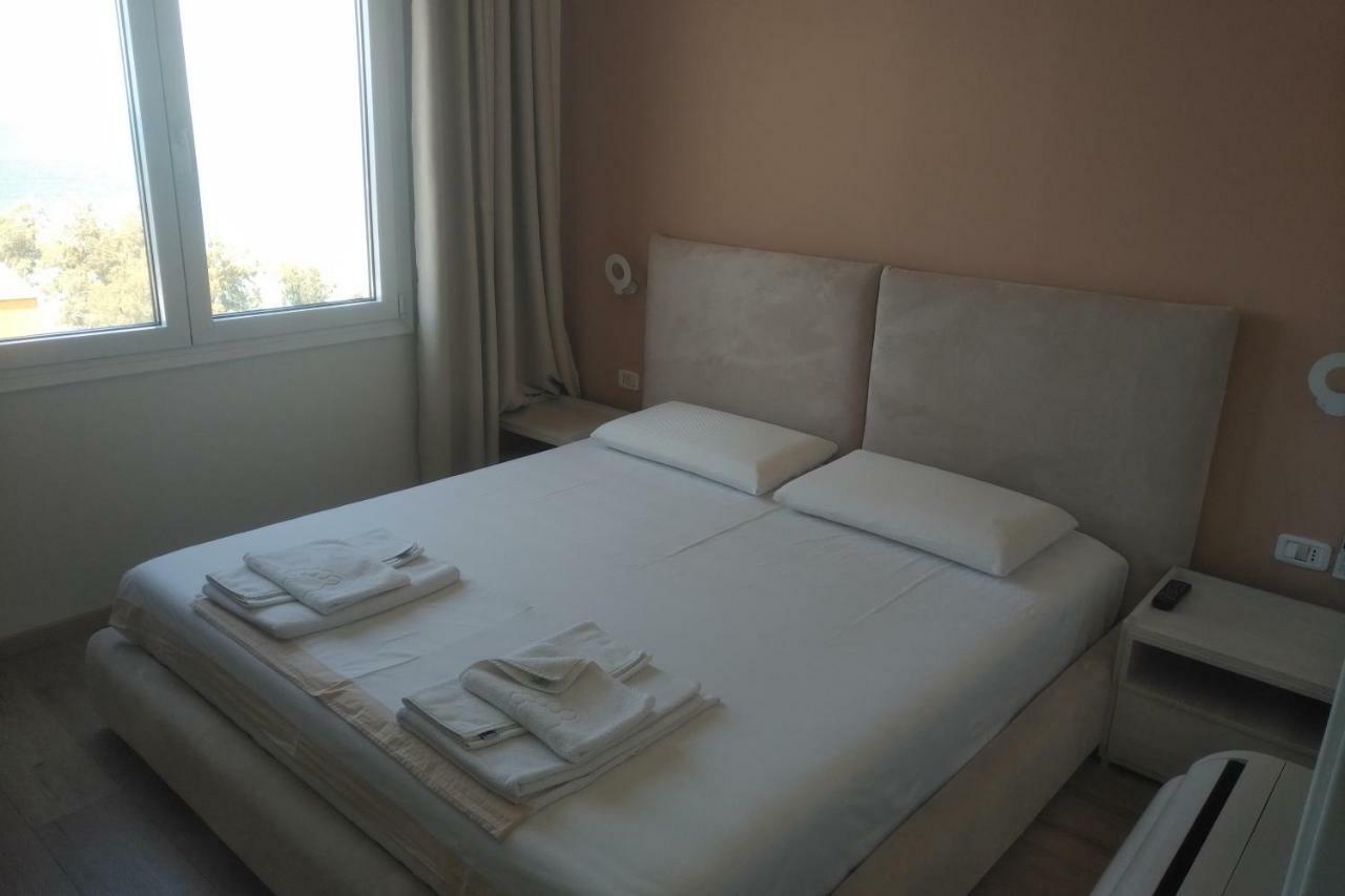Deluxe Sea Apartment Vlorë エクステリア 写真