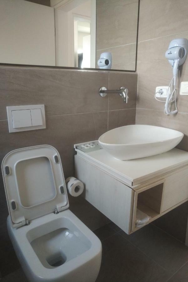 Deluxe Sea Apartment Vlorë エクステリア 写真