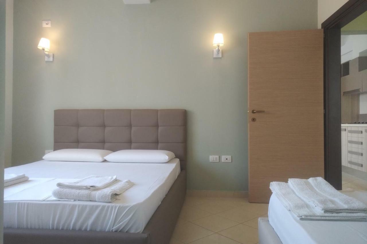 Deluxe Sea Apartment Vlorë エクステリア 写真