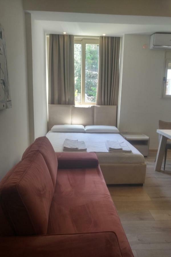 Deluxe Sea Apartment Vlorë エクステリア 写真