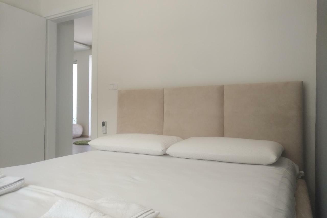 Deluxe Sea Apartment Vlorë エクステリア 写真