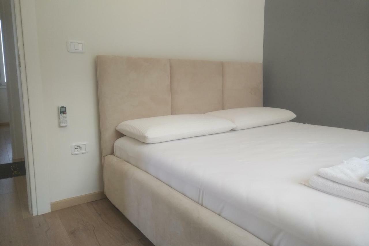 Deluxe Sea Apartment Vlorë エクステリア 写真